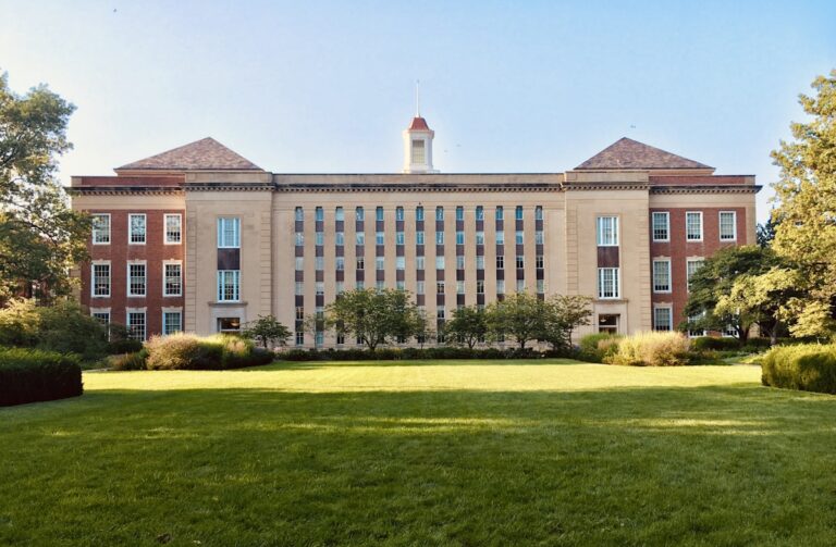 2026 美國大學申請時程完整指南：從 Common App 到放榜